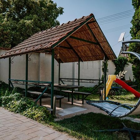 Aranyhid Vendeghaz Hotel Makó Екстериор снимка