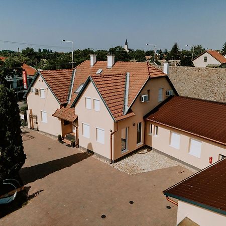 Aranyhid Vendeghaz Hotel Makó Екстериор снимка