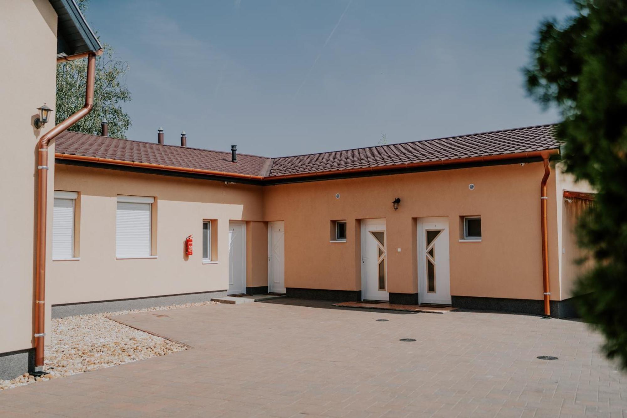 Aranyhid Vendeghaz Hotel Makó Екстериор снимка