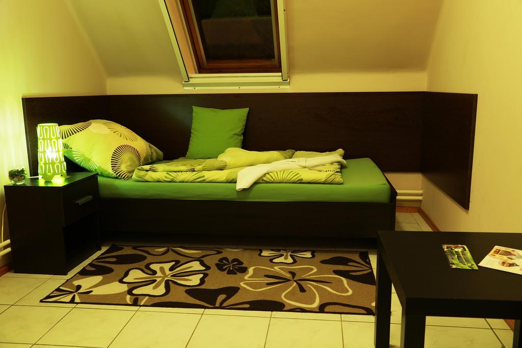 Aranyhid Vendeghaz Hotel Makó Стая снимка